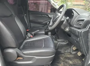 Isuzu D-MAX 2025 White