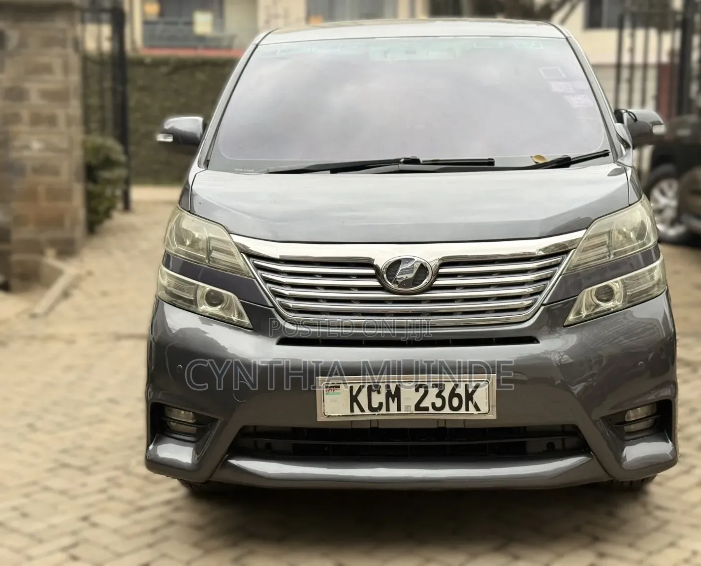 Toyota Vellfire 2010 Gray