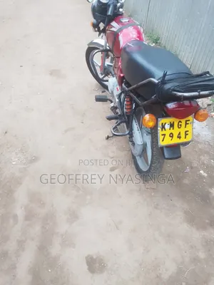 Bajaj Boxer 100 2022 Red