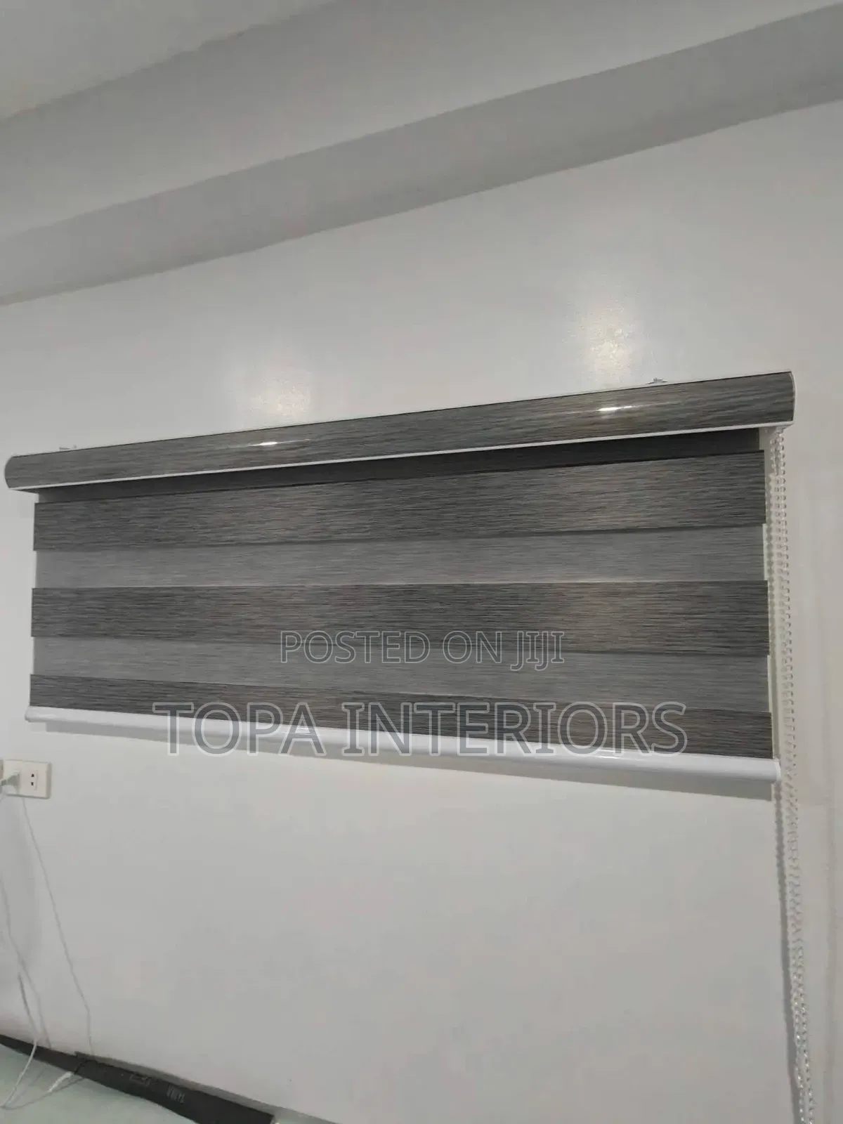 Horizontal Zebra Sheer Roller Window Blinds Installation