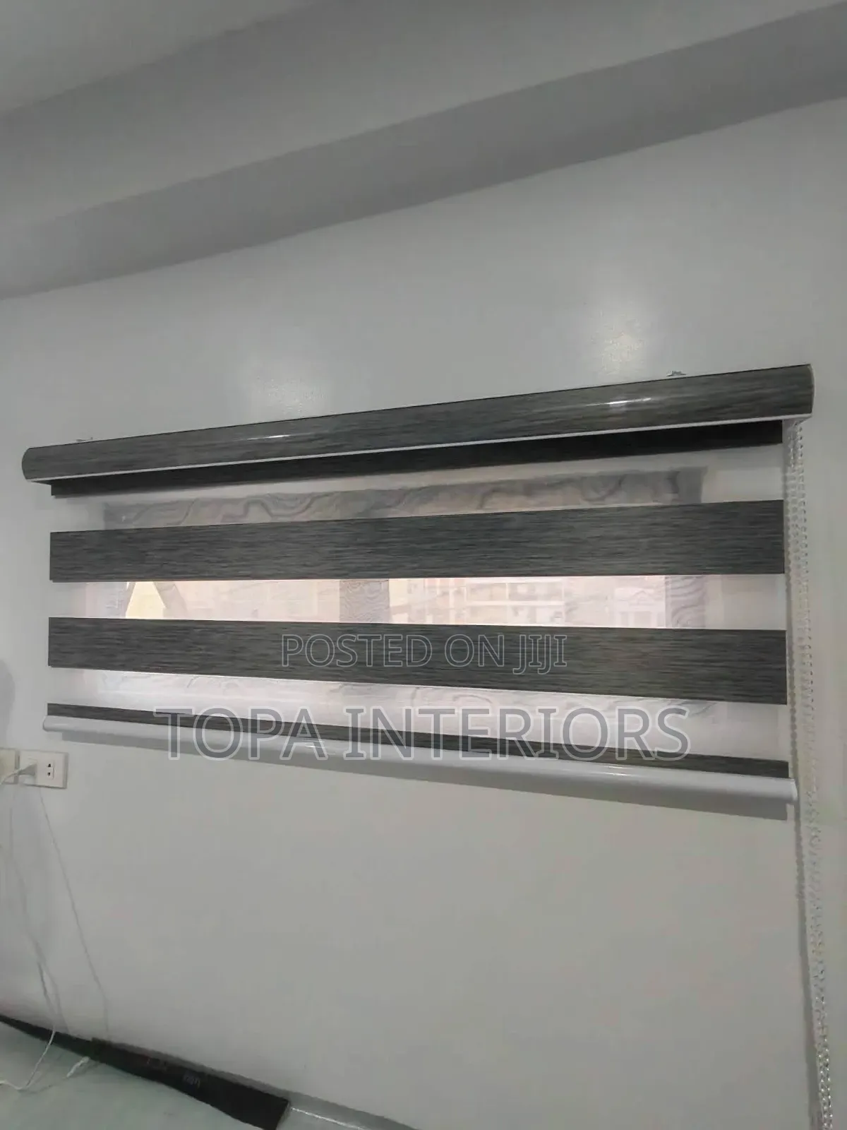Horizontal Zebra Sheer Roller Window Blinds Installation