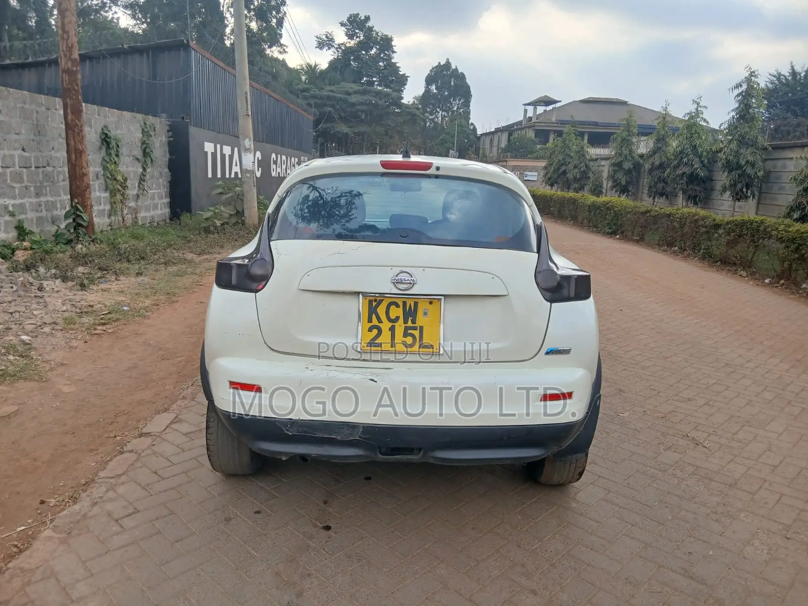 Nissan Juke 2012 White