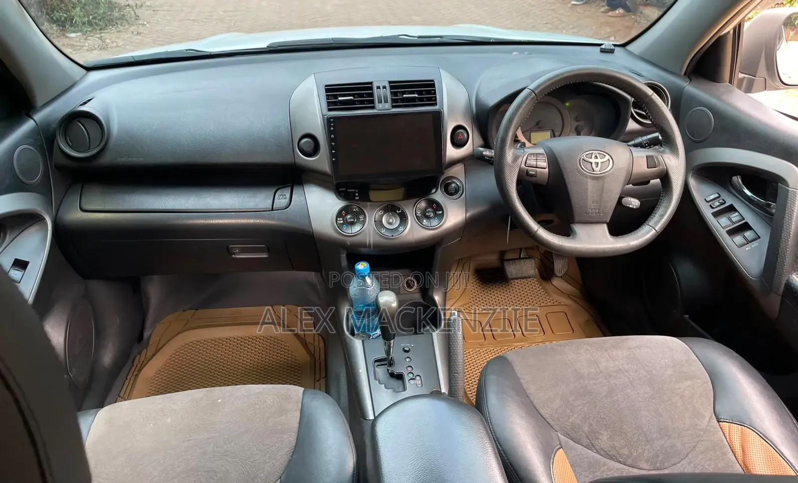 Toyota Vanguard 2012 White