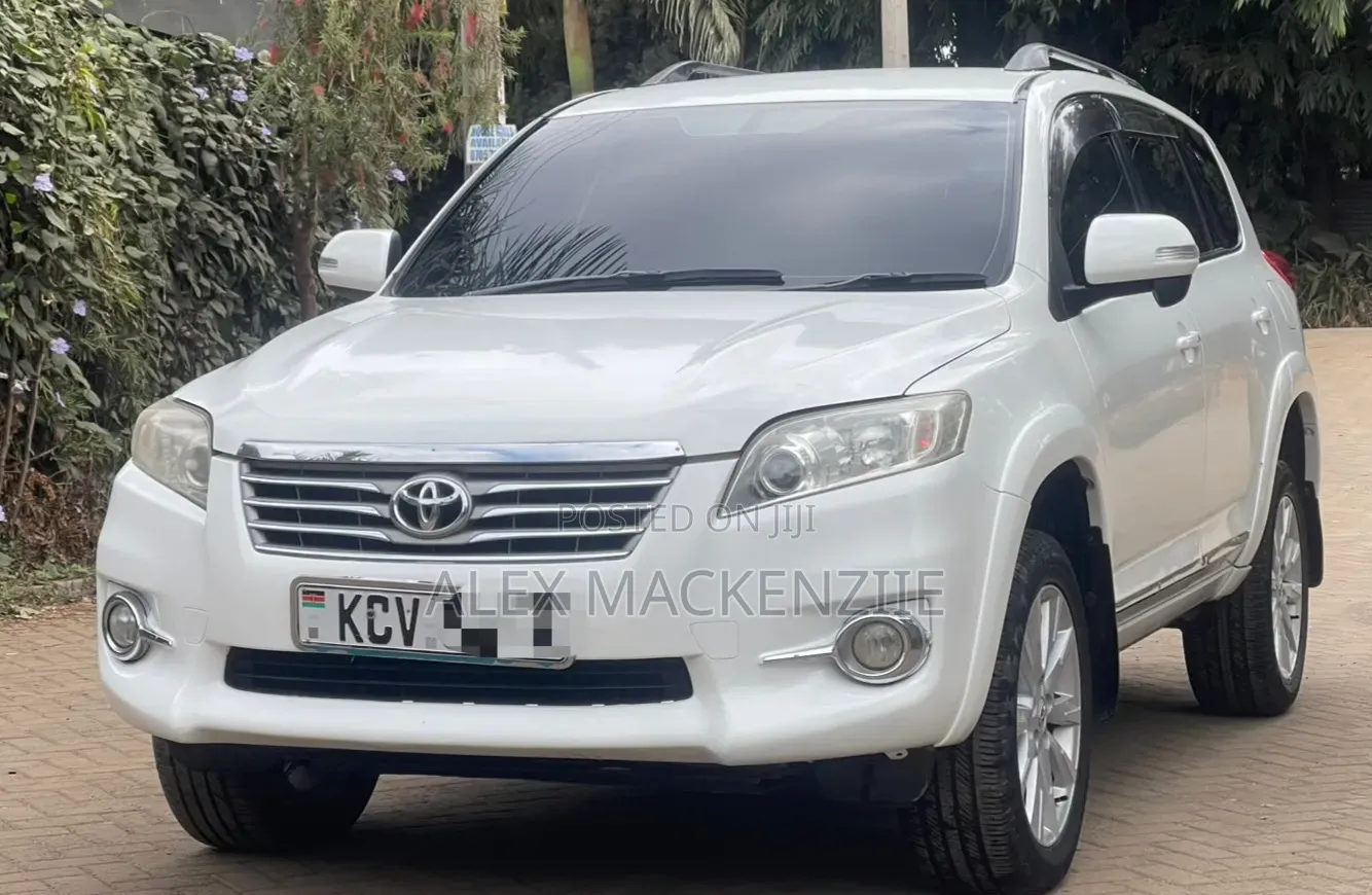 Toyota Vanguard 2012 White