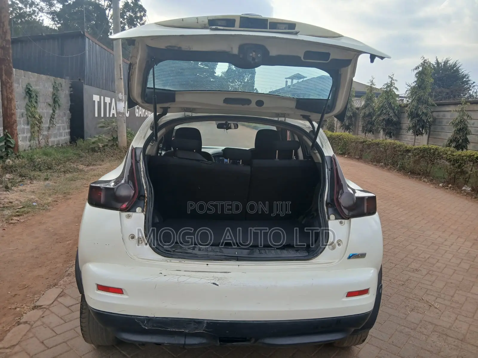Nissan Juke 2012 White