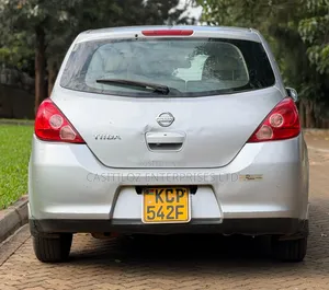 Nissan Tiida 2010 Silver