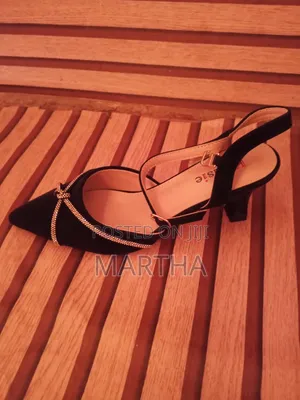 Kensie Heels