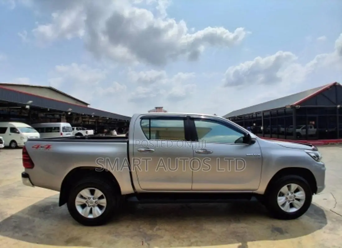Toyota Hilux Revo Double Cab Deisel 2.8 AWD 2020 Silver