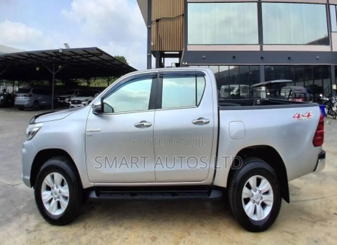 Toyota Hilux Revo Double Cab Deisel 2.8 AWD 2020 Silver
