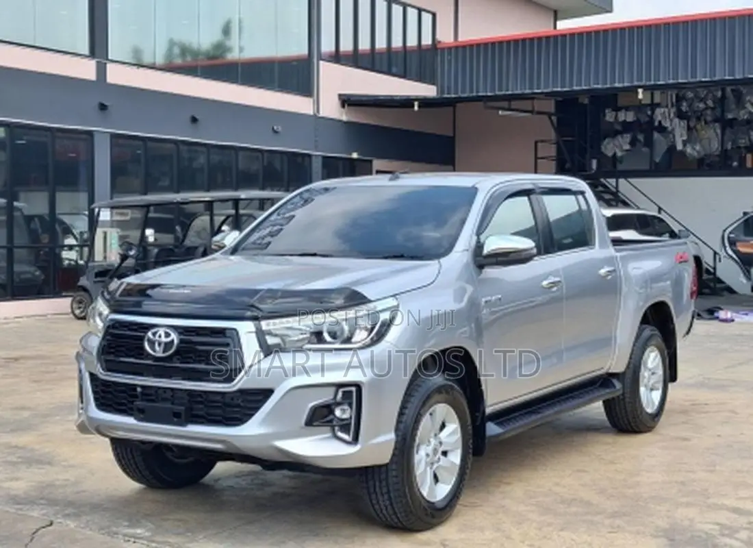 Toyota Hilux Revo Double Cab Deisel 2.8 AWD 2020 Silver
