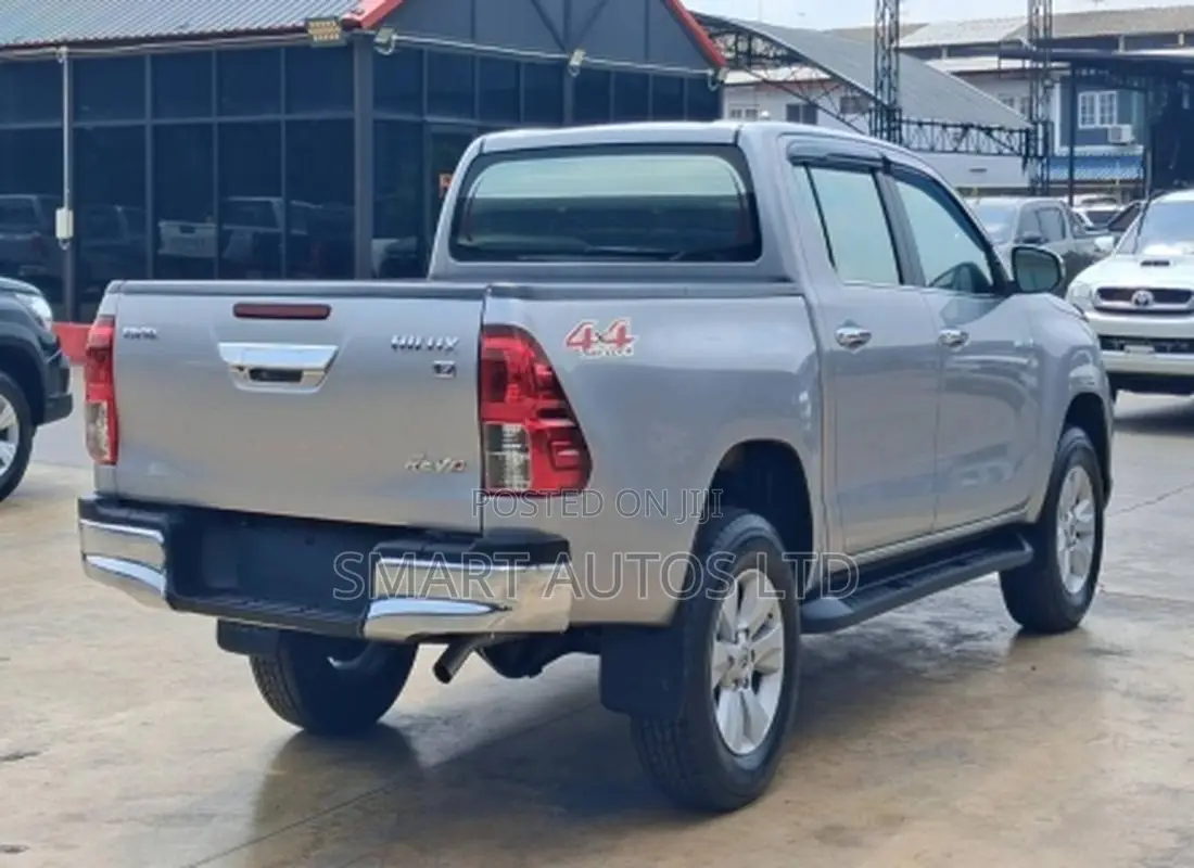 Toyota Hilux Revo Double Cab Deisel 2.8 AWD 2020 Silver