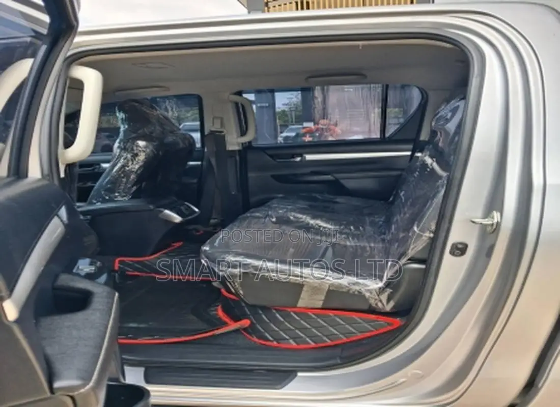 Toyota Hilux Revo Double Cab Deisel 2.8 AWD 2020 Silver