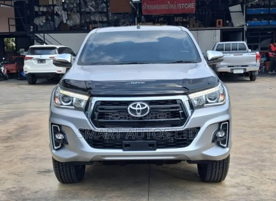 Toyota Hilux Revo Double Cab Deisel 2.8 AWD 2020 Silver