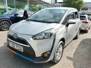 Toyota Sienta 2017 White