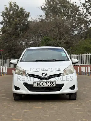 Toyota Vitz 2013 White