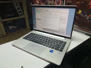 Laptop HP ProBook 440 G10 8GB Intel Core i7 SSD 256GB