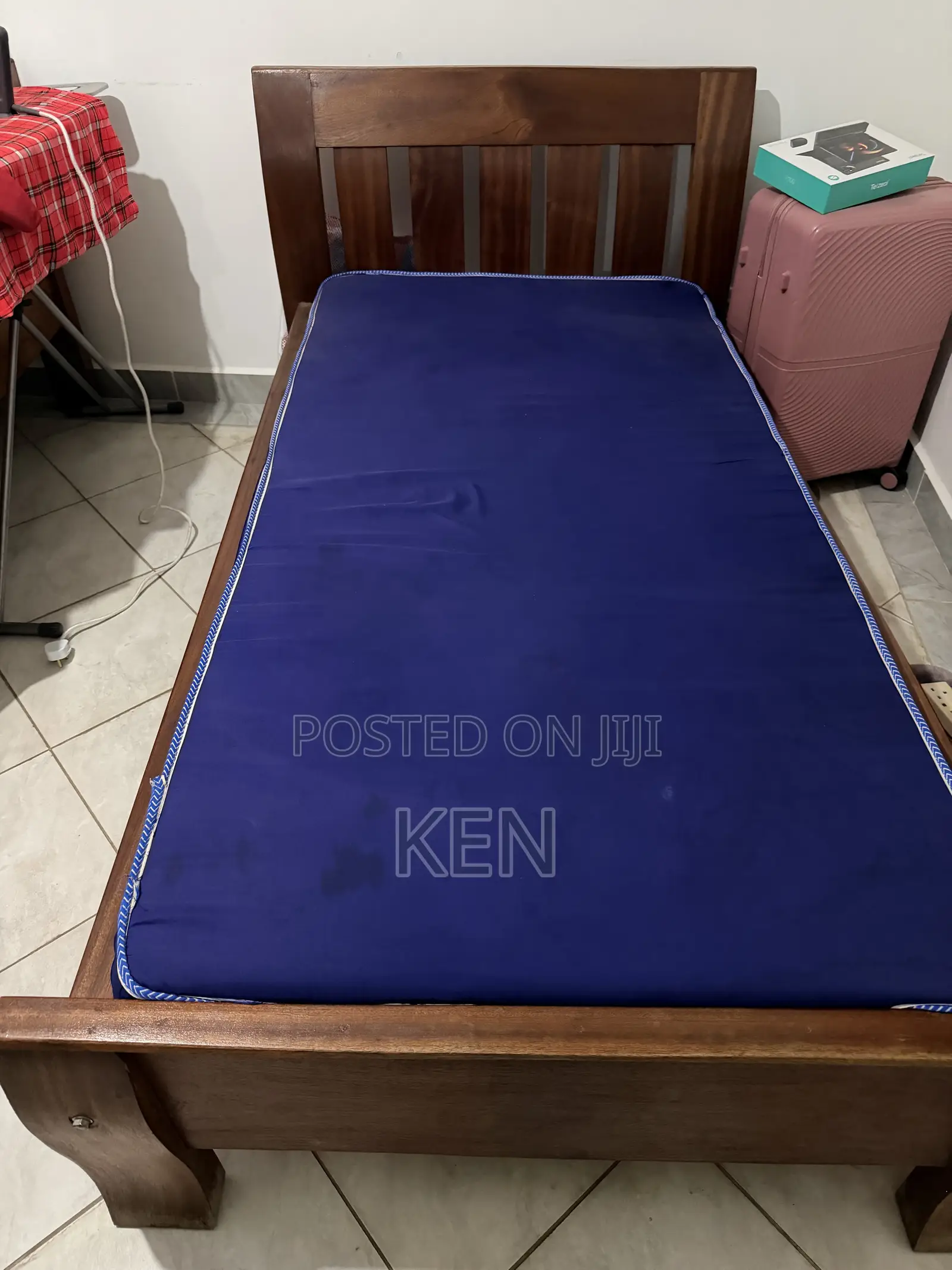 Hard Wood Bed 4*3.5