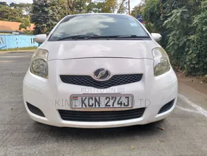 Toyota Vitz 2010 White