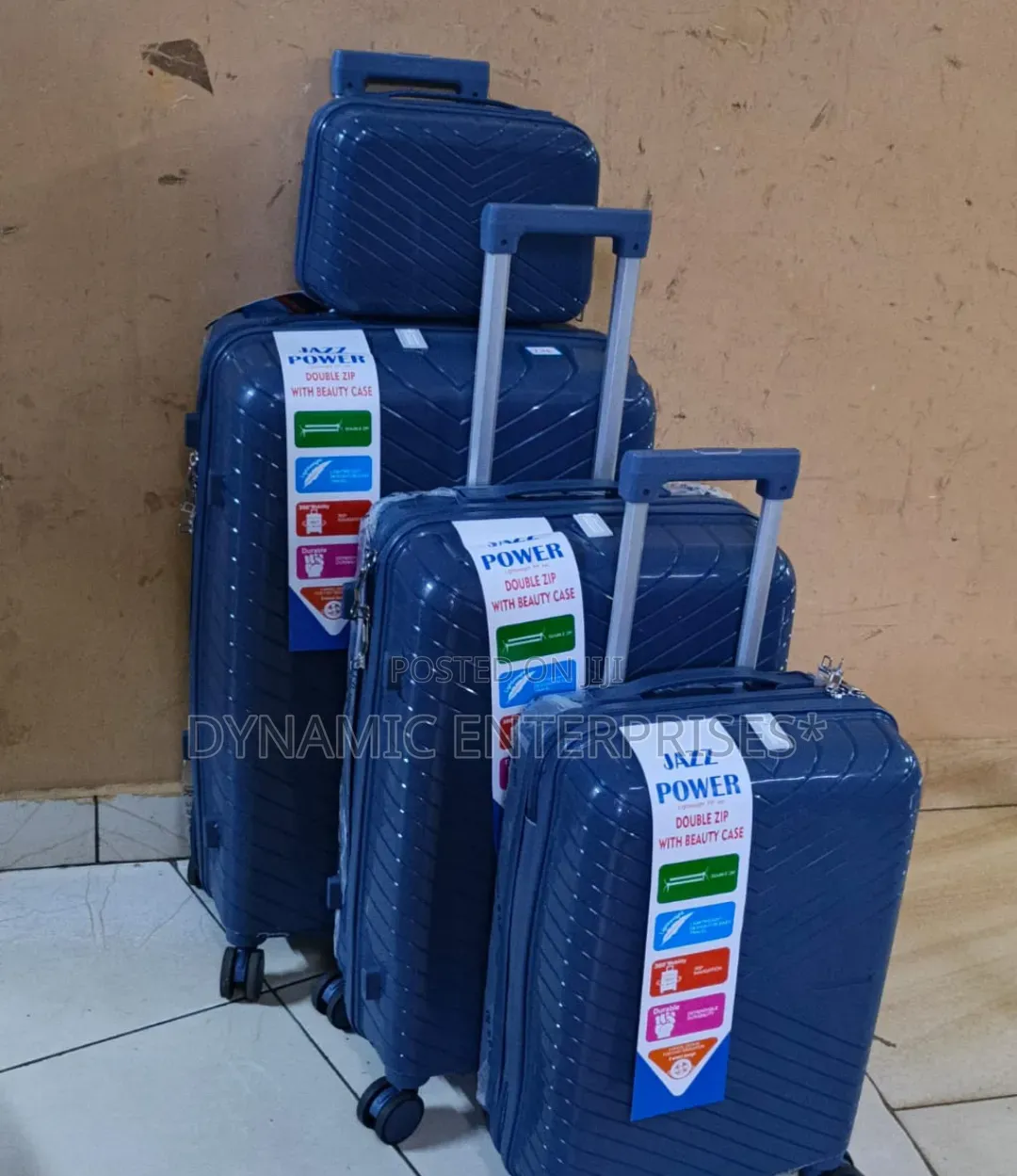 4 I. 1 Unbreakable Suitcase Sz 4