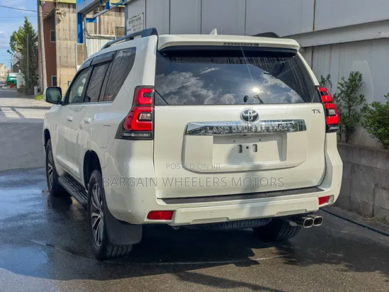 Toyota Land Cruiser Prado 2019 Silver