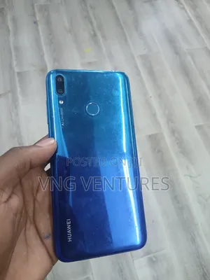 New Huawei Y7 32 GB Blue