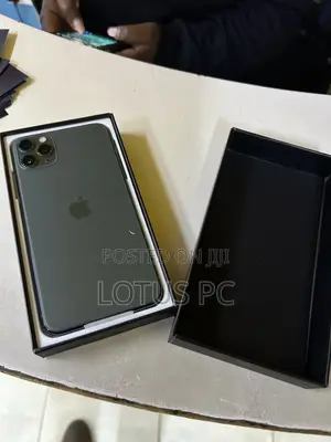 New Apple iPhone 11 Pro Max 256 GB Green