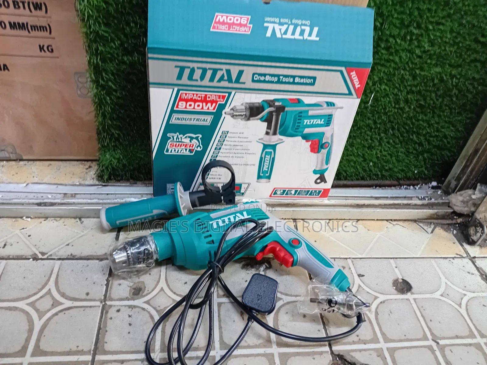 Highly Versatile 900w Total Impact Drill