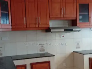 5bdrm Maisonette in Complex Utawala for rent
