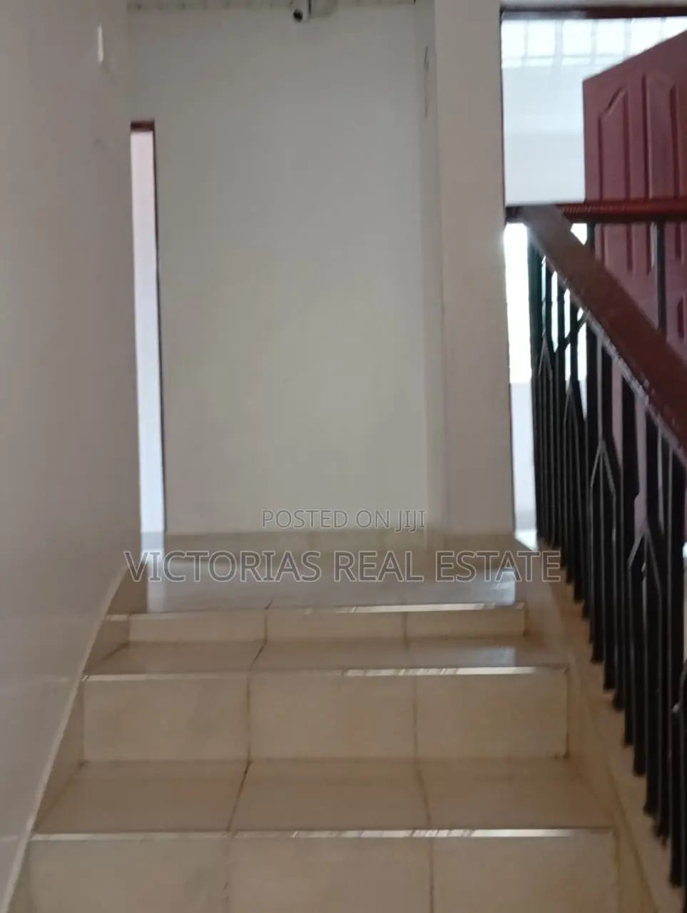 5bdrm Maisonette in Complex Utawala for rent