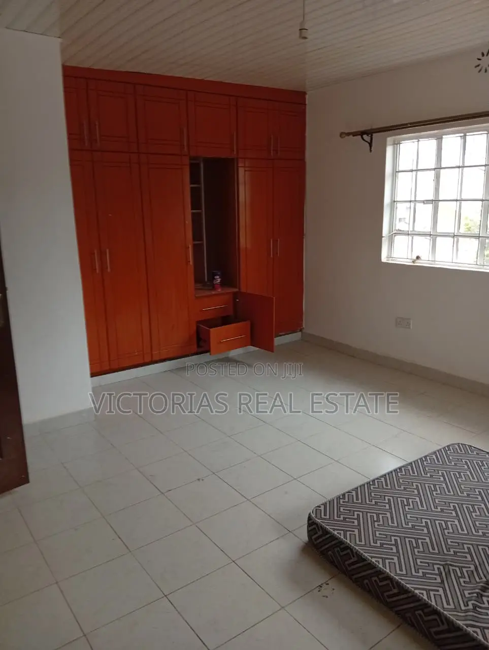 5bdrm Maisonette in Complex Utawala for rent