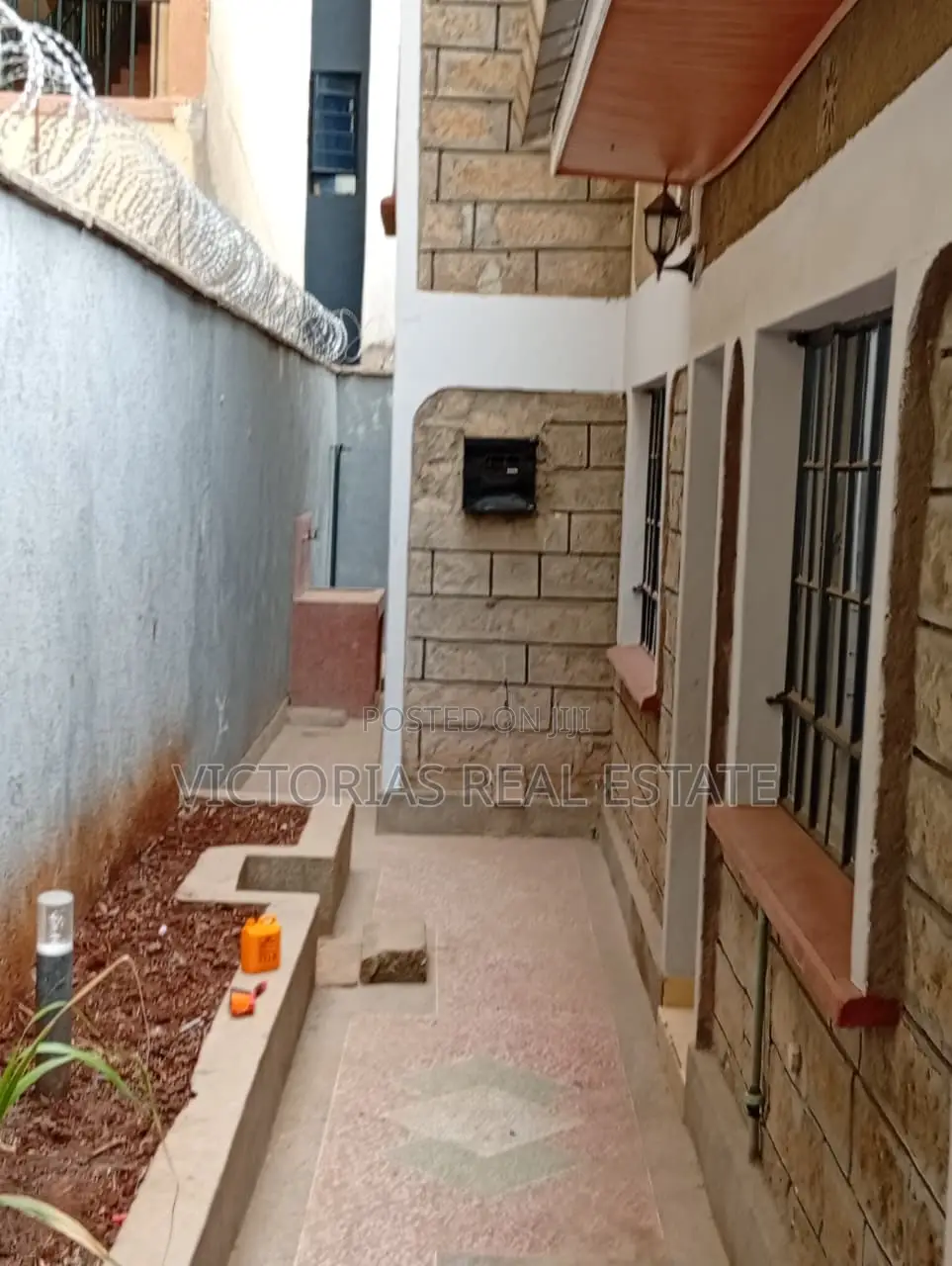 5bdrm Maisonette in Complex Utawala for rent