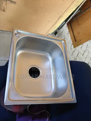 Single Bowl Sink With Fittings