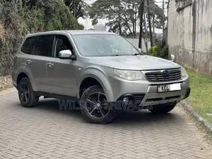 Subaru Forester 2011 Silver