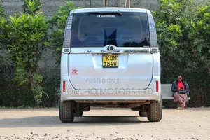Toyota Voxy 2016 Silver
