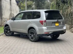 Subaru Forester 2011 Silver