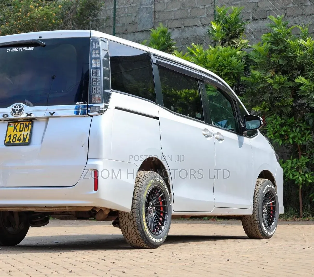 Toyota Voxy 2016 Silver