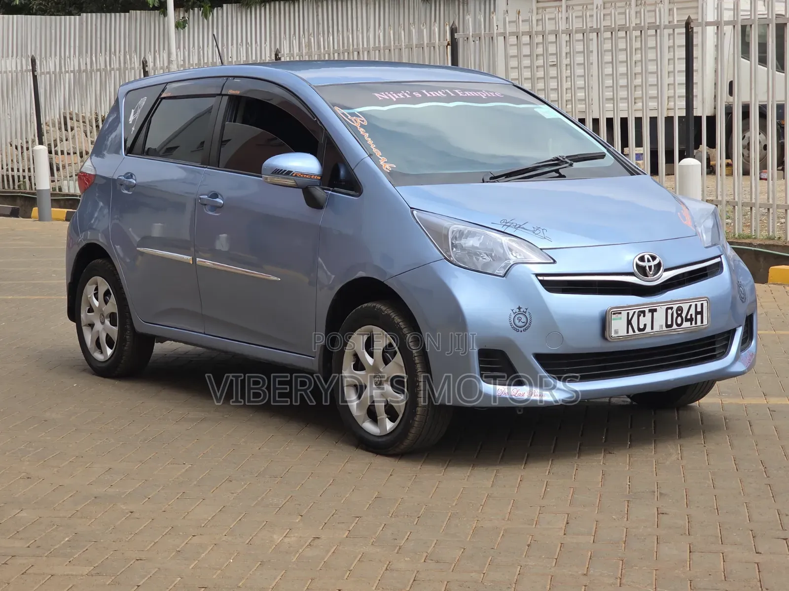 Toyota Ractis 2011