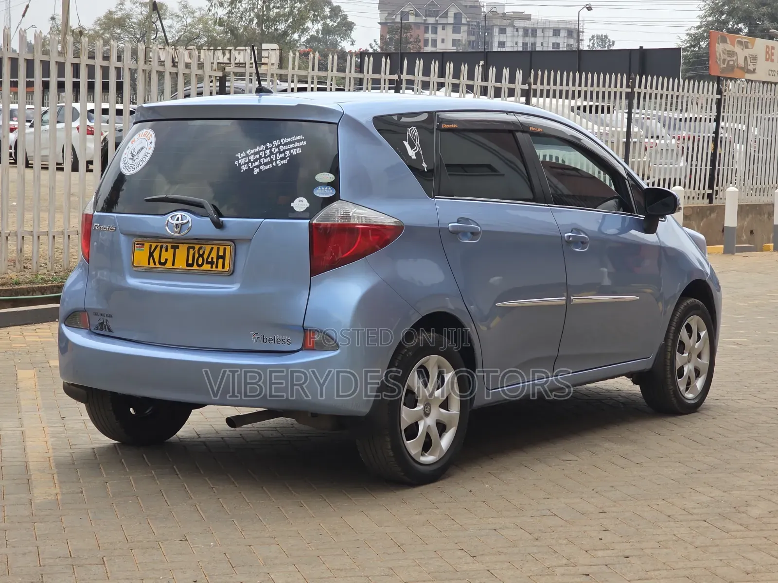 Toyota Ractis 2011