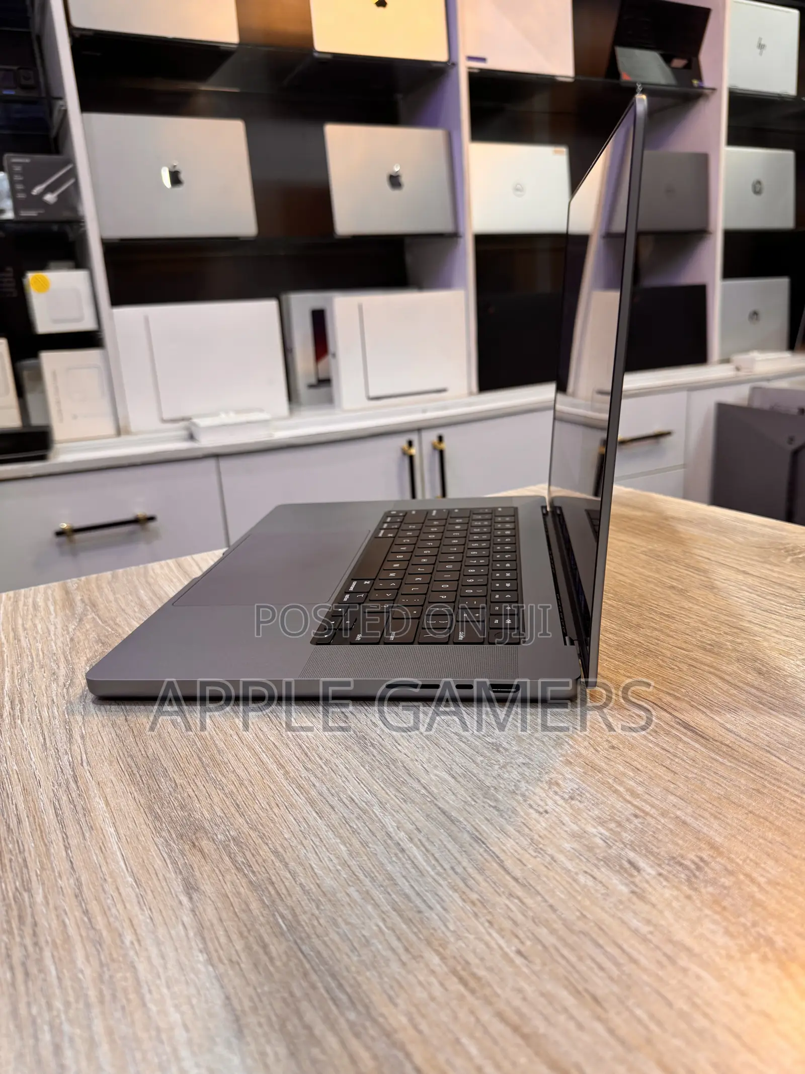 Laptop Apple MacBook Pro 2021 M1 Max 32GB Apple M1 Max SSD 512GB