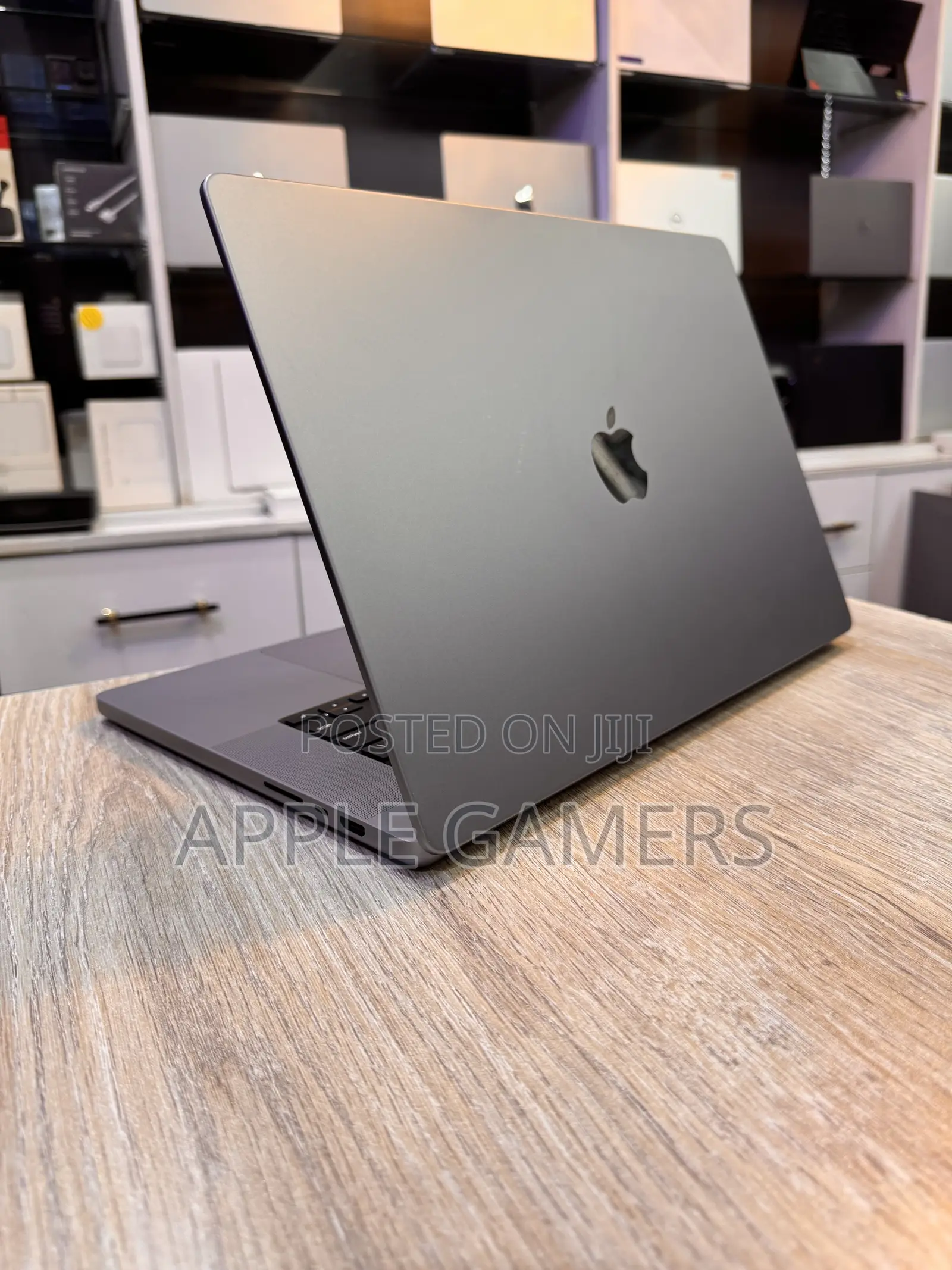 Laptop Apple MacBook Pro 2021 M1 Max 32GB Apple M1 Max SSD 512GB