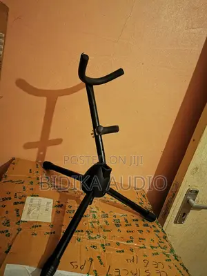 Universal Tripod Guitar Floor Stand