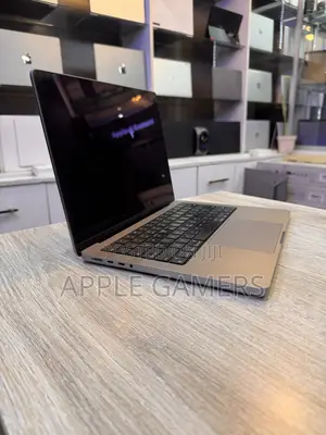 Laptop Apple MacBook Pro 2021 M1 16GB Apple M1 Pro SSD 512GB