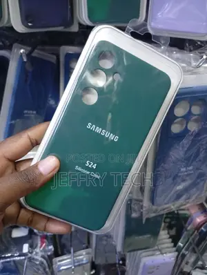Dark Green Silicone Case Designed for the Samsung Galaxy S24