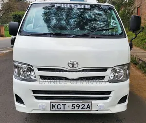 Toyota HiAce 2013 White