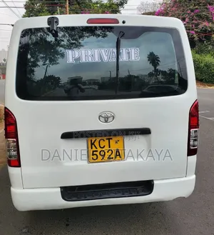 Toyota HiAce 2013 White