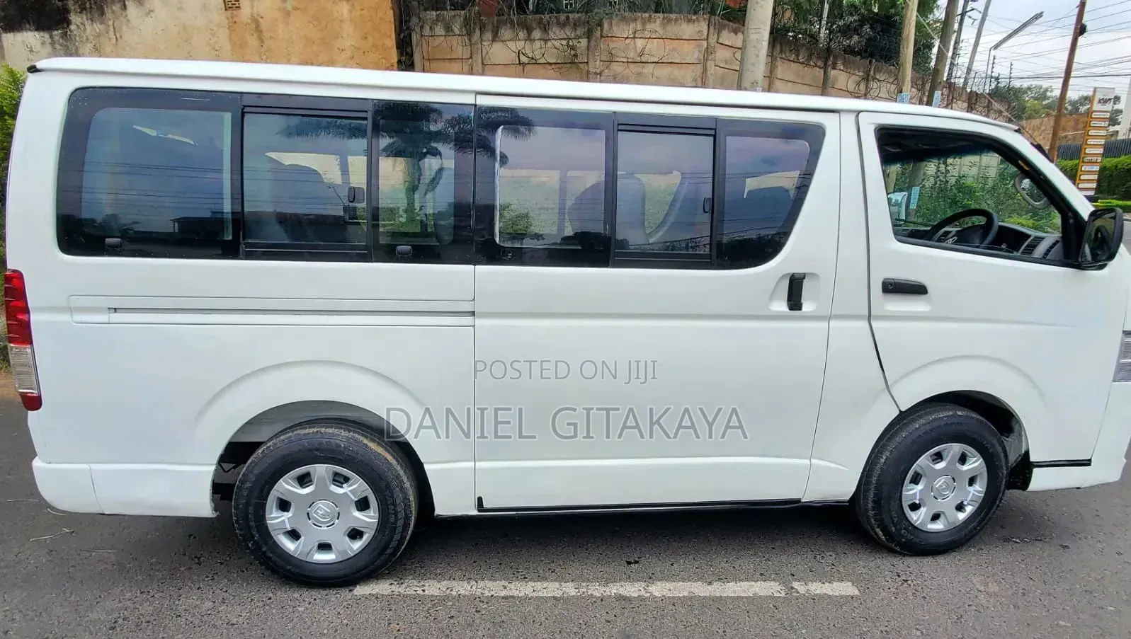 Toyota HiAce 2013 White