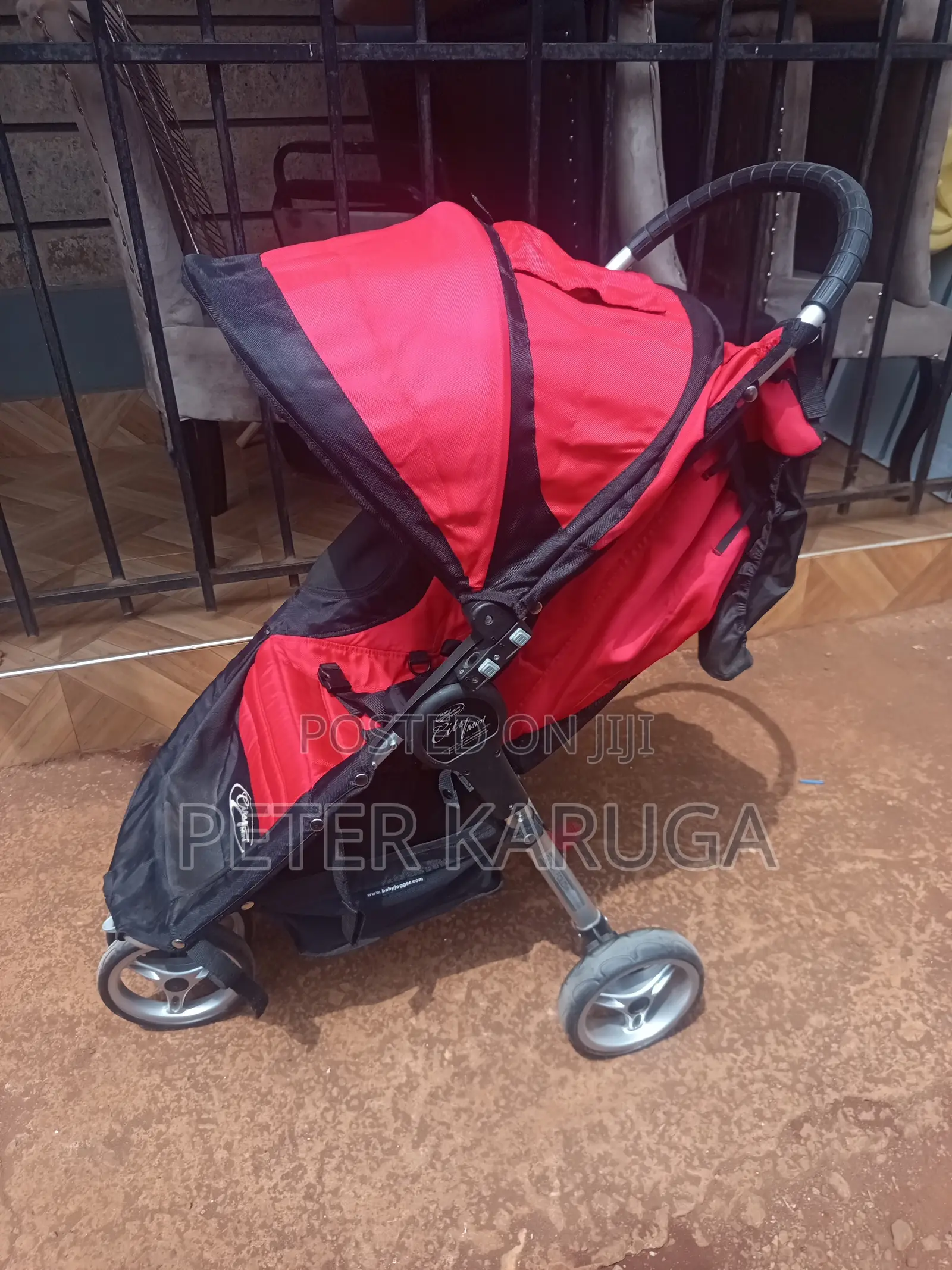 Light Weight Baby Stroller in Good Condition
