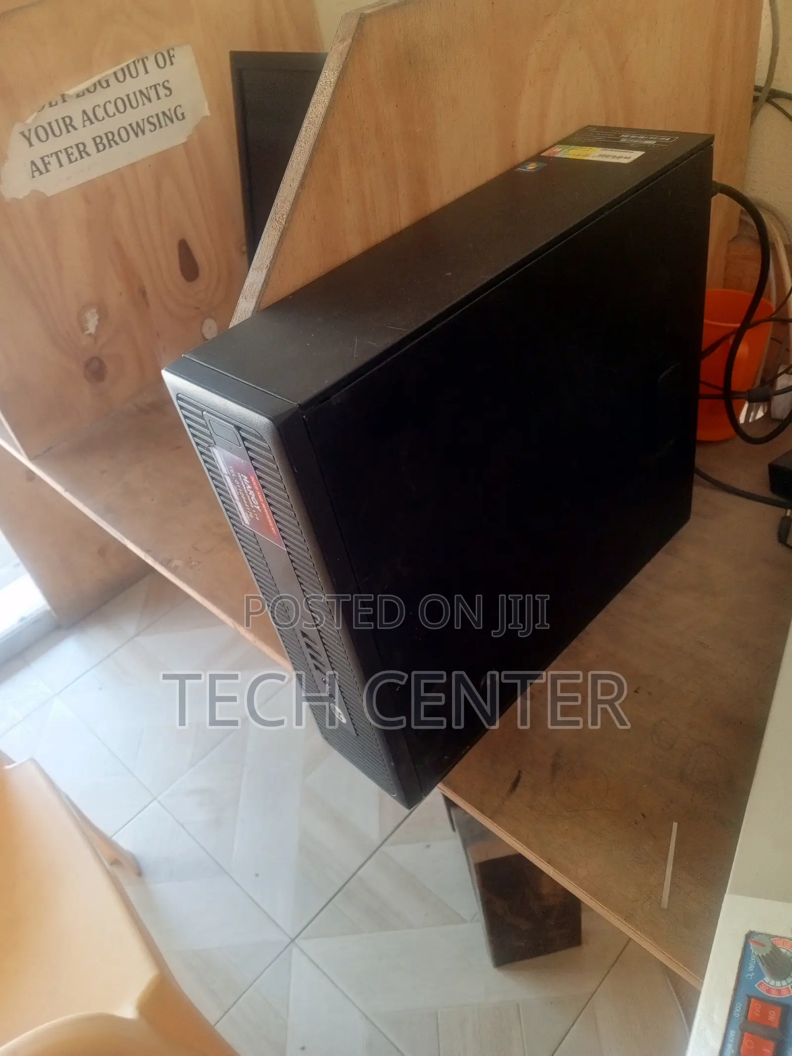 Desktop Computer HP 200 G4 22 All-in-One 8GB Intel Core i5 HDD 512GB