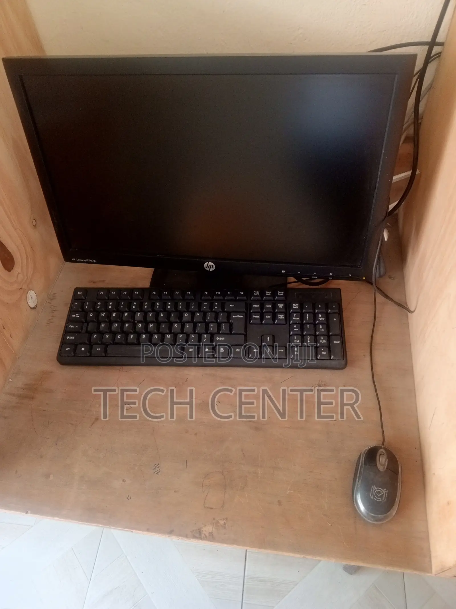 Desktop Computer HP 200 G4 22 All-in-One 8GB Intel Core i5 HDD 512GB