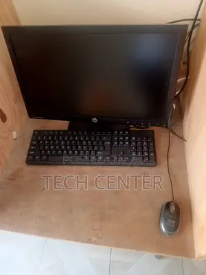 Desktop Computer HP 200 G4 22 All-in-One 8GB Intel Core i5 HDD 512GB